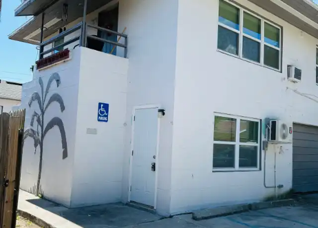 Property at 767 22nd Ave S Unit 765 Half Lower, St. Petersburg, FL, 33705, 1 bed, 1 bath, [object Object]