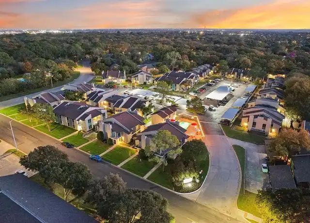 Property at Hollyhills - 900 Londonderry Ln, Denton, TX, 76205, 1-3 bed, 1-2 bath, [object Object]