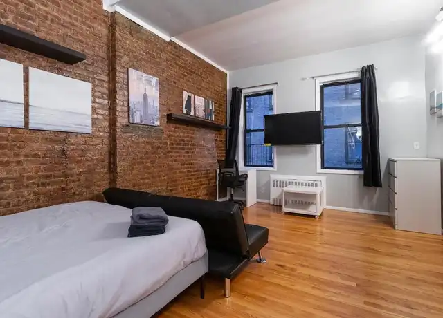 Property at 215 E 95th St Unit 1032054P, New York, NY, 10128, 0 beds, 1 bath, [object Object]
