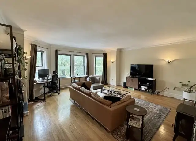 Property at 621 W Surf St, Chicago, IL, 60657, 2 beds, 2 baths, [object Object]