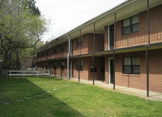 Property at 237 E Ocean View Ave Unit 21, Norfolk, VA, 23503, 1 bed, 1 bath, [object Object]