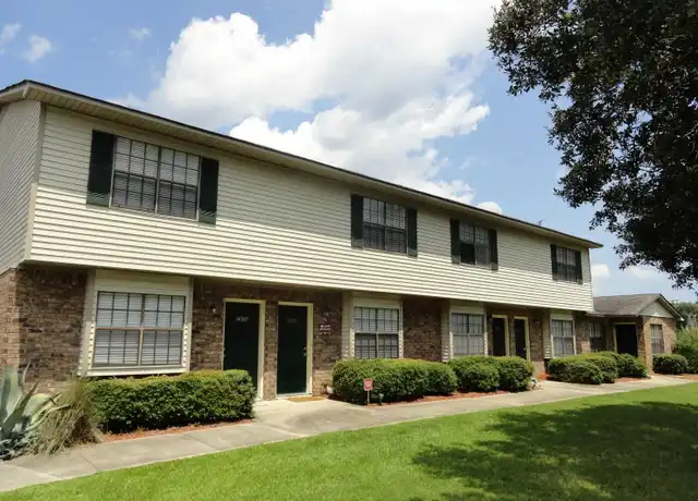 Property at 885 Castlewood Blvd, Charleston, SC, 29414, 2 beds, 1-1.5 bath, [object Object]