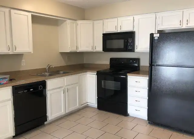 Property at 5708 Outlook St Unit 5718301, Mission, KS, 66202, 2 beds, 1 bath, [object Object]
