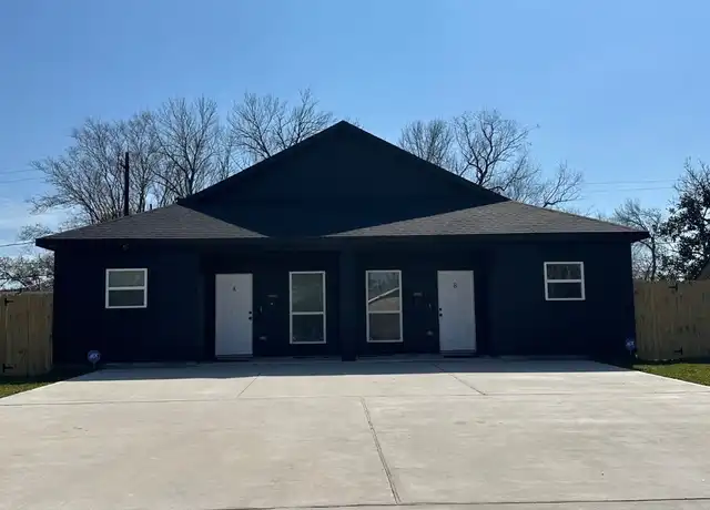 Property at 5774 Heron Dr Unit B, Houston, TX, 77033, 3 beds, 2 baths, [object Object]