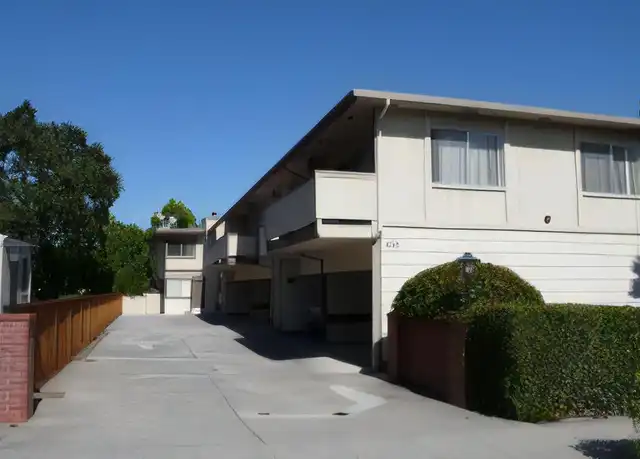 Property at 425 Walnut St Unit 04, San Carlos, CA, 94070, 2 beds, 1 bath, [object Object]