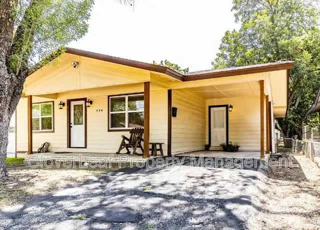 Property at 779 W Coll St, New Braunfels, TX, 78130, 3 beds, 2.5 baths, [object Object]
