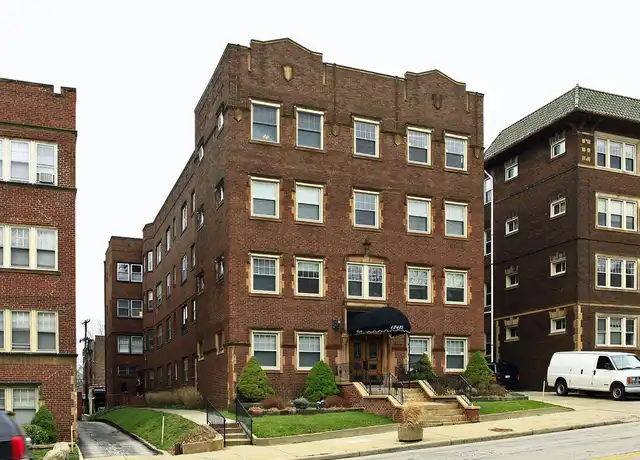 Property at 12485 Cedar Rd Unit 3, Cleveland Heights, OH, 44106, 2 beds, 1 bath, [object Object]