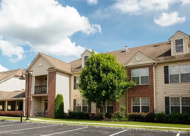 Property at Amberley at Blue Bell Apartments - 105 Amberley Dr, Blue Bell, PA, 19422, 1 bed, 1 bath, [object Object]