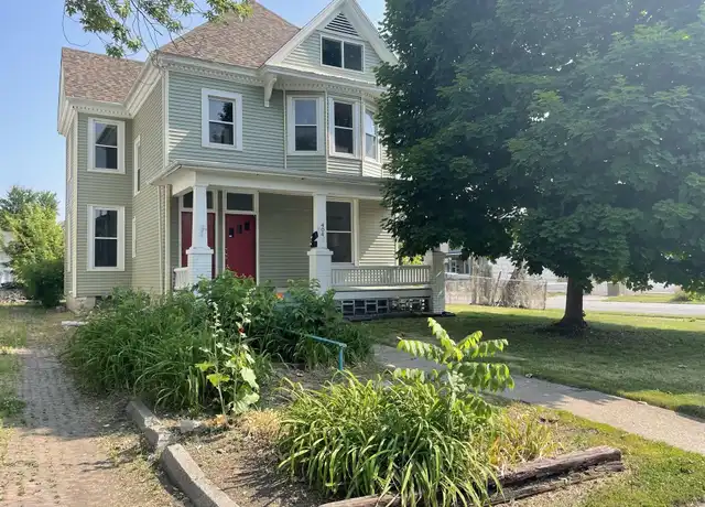Property at 404 W 16th St #1, Davenport, IA, 52803, 2 beds, 1 bath, [object Object]