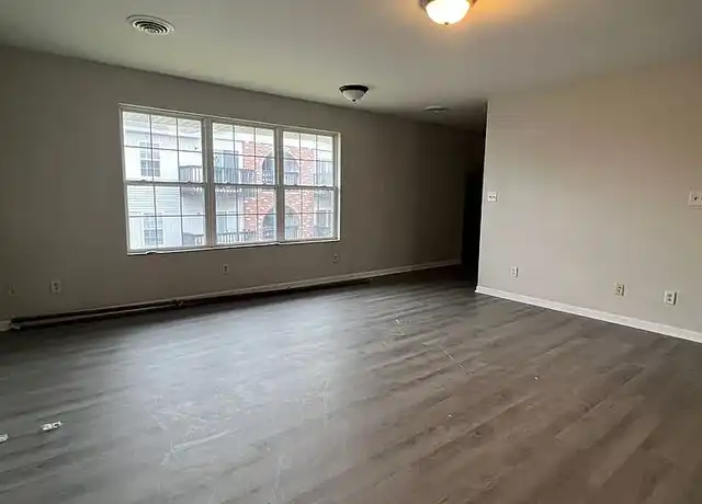 Property at George Town Apartments - 1000 E Grand Ave, Carbondale, IL, 62901, 2 beds, 1 bath, [object Object]