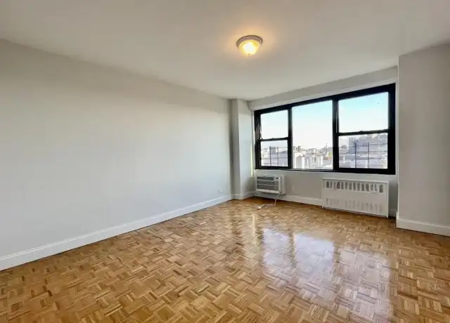 Property at 160 Parkside Ave, Brooklyn, NY, 11226, 2 beds, 1 bath, [object Object]