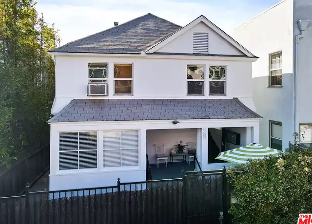 Property at 29 Brooks Ave Unit B, Venice, CA, 90291, 1 bed, 1 bath, [object Object]