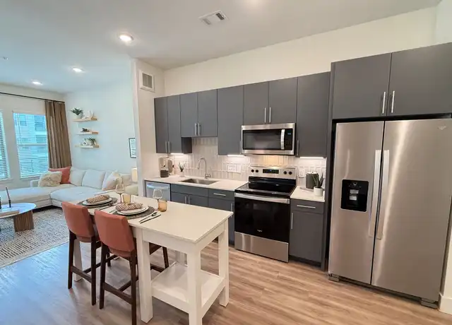 Property at 641 W Crosstimbers St Unit 706, Houston, TX, 77018, 1 bed, 1 bath, [object Object]