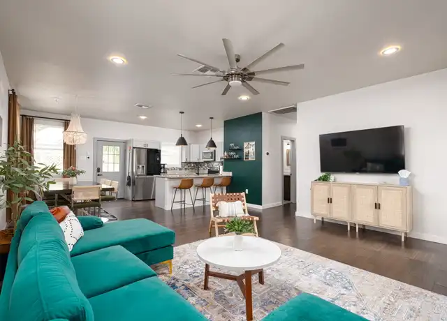 Property at 419 N Hackberry St, San Antonio, TX, 78202, 3 beds, 2 baths, [object Object]