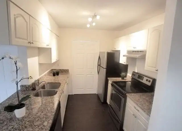 Property at 2550 N Alafaya Trl #5202, Orlando, FL, 32826, 1 bed, 1 bath, [object Object]