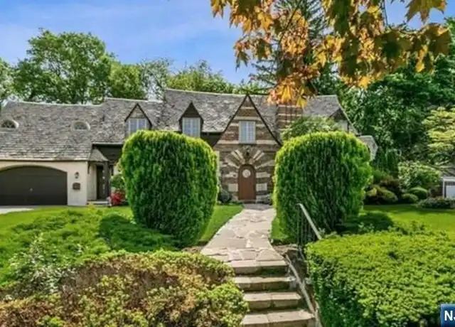 Property at 272 Maple Hill Dr, Hackensack, NJ, 07601, 4 beds, 4.5 baths, [object Object]