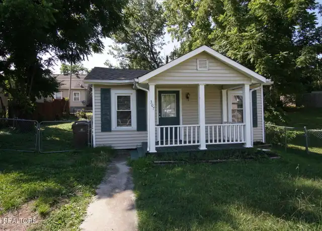 Property at 307 E Oldham Ave, Knoxville, TN, 37917, 2 beds, 1 bath, [object Object]