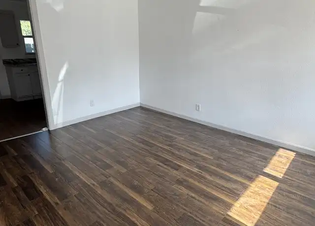 Property at 2108 SW A Ave Unit 5, Lawton, OK, 73501, 1 bed, 1 bath, [object Object]