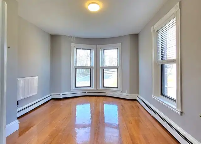 Property at 55 Summer St Apt 10, Haverhill, MA, 01830, 1 bed, 1 bath, [object Object]