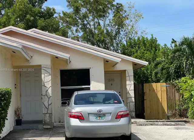 Property at 2311 Coolidge St Unit B, Hollywood, FL, 33020, 3 beds, 2 baths, [object Object]