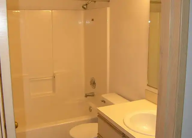 Property at 950 SE Ireland St Unit 201, Oak Harbor, WA, 98277, 2 beds, 1 bath, [object Object]