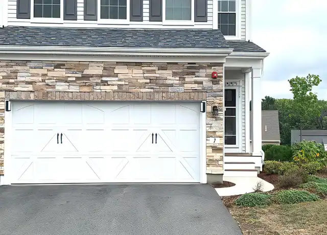 Property at 7 Locust Ln, Hopkinton, MA, 01748, 3 beds, 2.5 baths, [object Object]