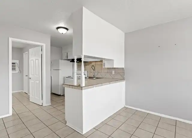 Property at 500 E Craven Ave Unit 2, Waco, TX, 76705, 1 bed, 1 bath, [object Object]
