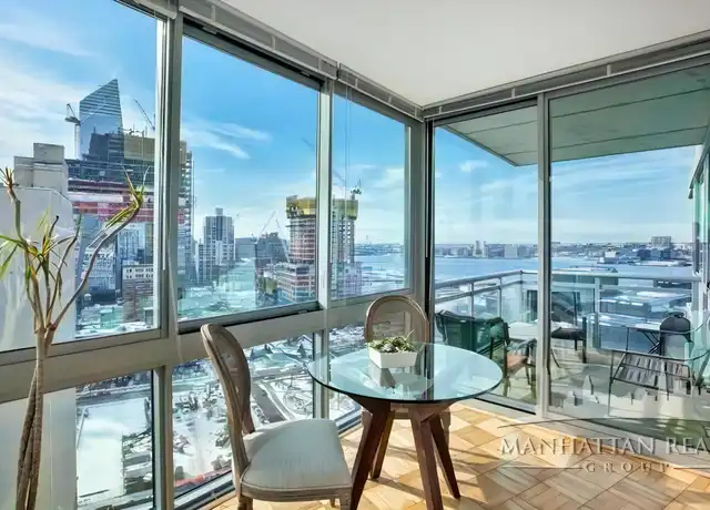Property at 505 W 37th St Unit 5, New York, NY, 10018, 3 beds, 2 baths, [object Object]