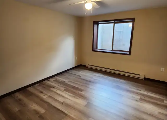 Property at 902 Menomonie St Unit 1, Eau Claire, WI, 54703, 2 beds, 1 bath, [object Object]