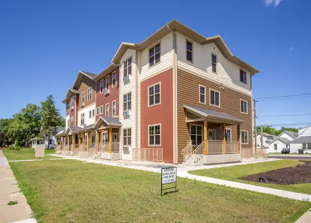 Property at 902 Menomonie St Unit 1, Eau Claire, WI, 54703, 2 beds, 1 bath, [object Object]