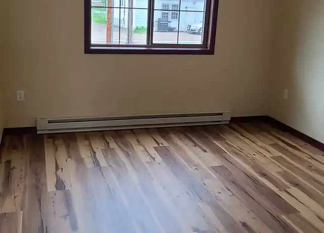 Property at 902 Menomonie St Unit 1, Eau Claire, WI, 54703, 2 beds, 1 bath, [object Object]