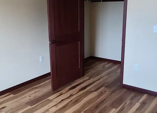 Property at 902 Menomonie St Unit 31, Eau Claire, WI, 54703, 1 bed, 1 bath, [object Object]
