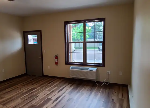 Property at 902 Menomonie St Unit 31, Eau Claire, WI, 54703, 1 bed, 1 bath, [object Object]