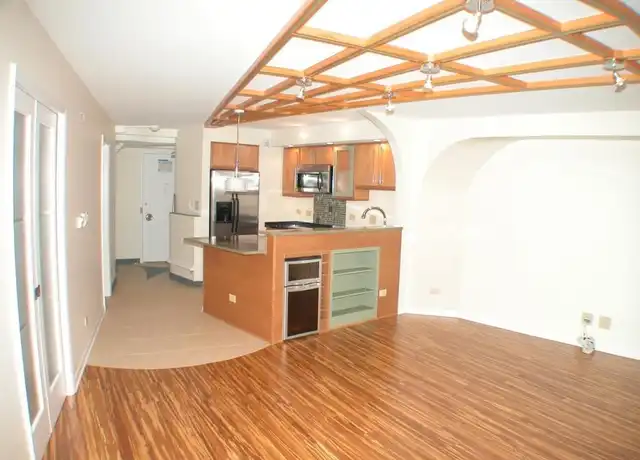 Property at 300 N State St, Chicago, IL, 60654, 0 beds, 1 bath, [object Object]