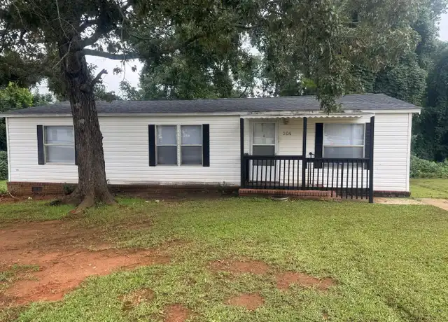 Property at 204 Moss Creek Ln, Greenwood, SC, 29646, 3 beds, 2 baths, [object Object]