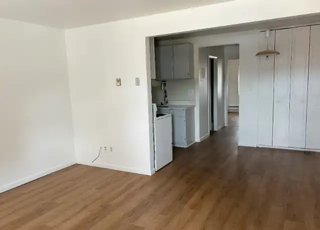 Property at 7000 Kennedy Ave Unit 10, Hammond, IN, 46323, 1 bed, 1 bath, [object Object]