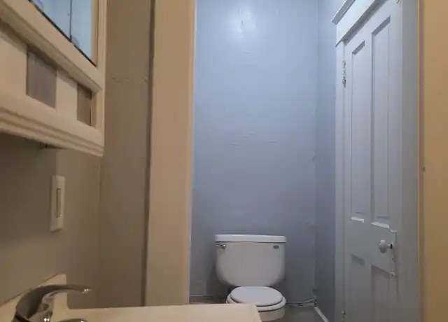Property at 114 N Cherry St Unit 1/2, Muncie, IN, 47305, 2 beds, 1 bath, [object Object]