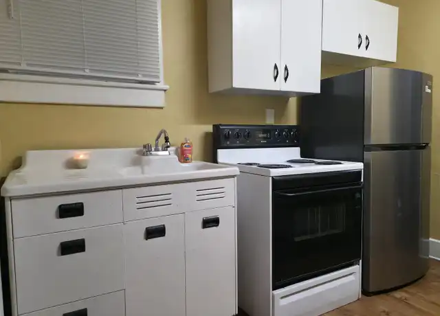 Property at 114 N Cherry St Unit 1/2, Muncie, IN, 47305, 2 beds, 1 bath, [object Object]