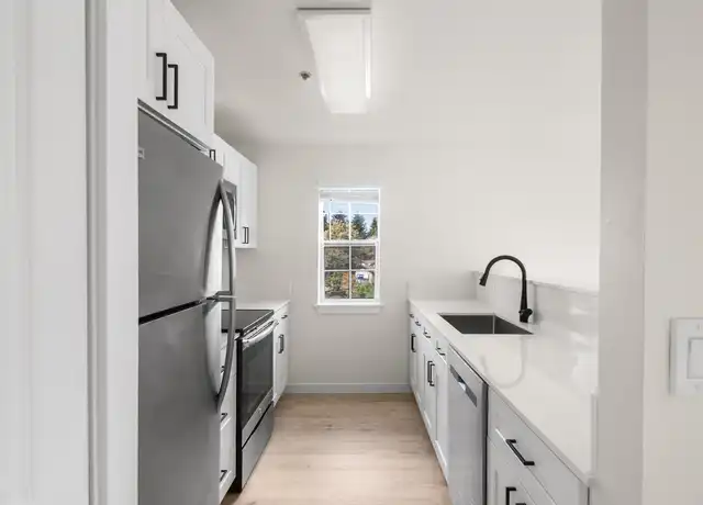 Property at Vista Apartments - 1018 NE 112th St, Seattle, WA, 98125, 1 bed, 1 bath, [object Object]