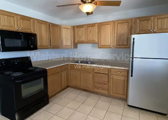 Property at 518 W Murray St Unit C, Macomb, IL, 61455, 1 bed, 1 bath, [object Object]