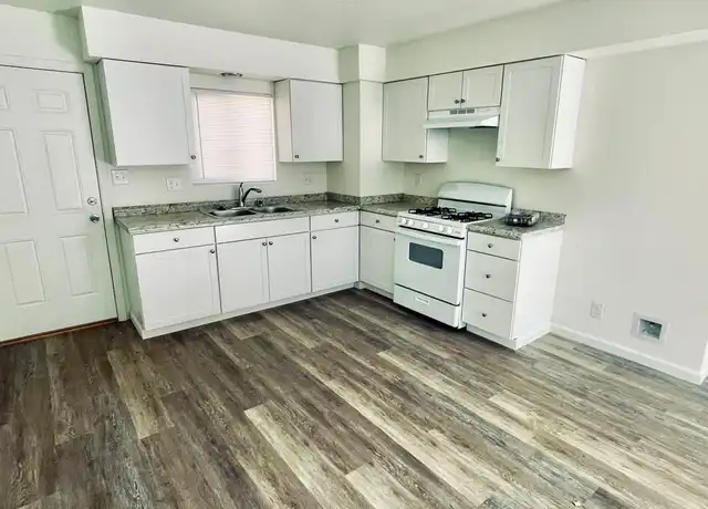 Property at 427 N Orange Ave Unit B, Exeter, CA, 93221, 2 beds, 1 bath, [object Object]