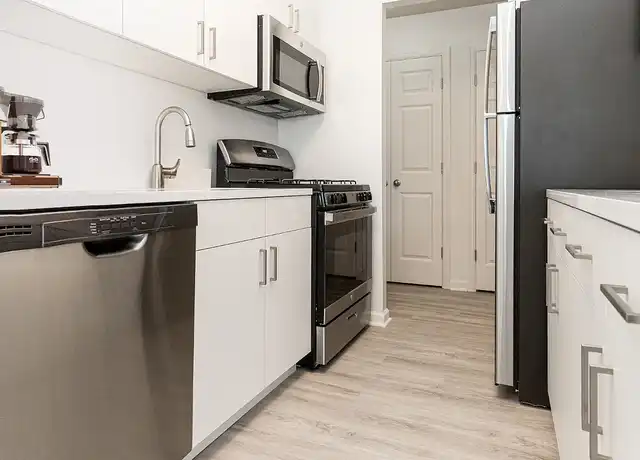 Property at Heatherwood House at Lakeland - 500 Peconic St, Ronkonkoma, NY, 11779, 1-2 bed, 1 bath, [object Object]
