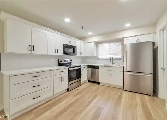 Property at 2750 S Durango Dr #2072, Las Vegas, NV, 89117, 3 beds, 2 baths, [object Object]