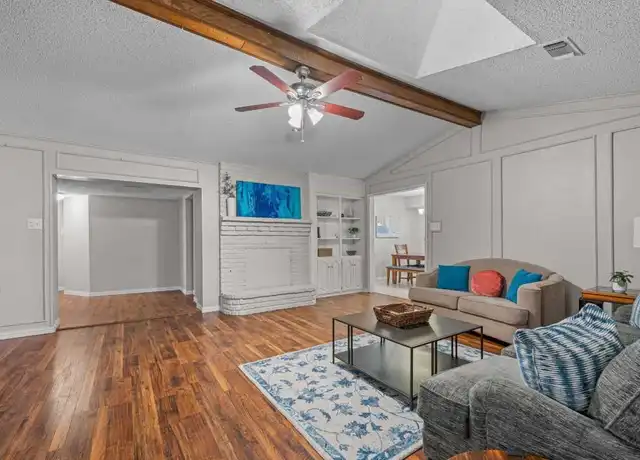 Property at 407 Shockley Ave Unit 1H, DeSoto, TX, 75115, 6 beds, 2 baths, [object Object]