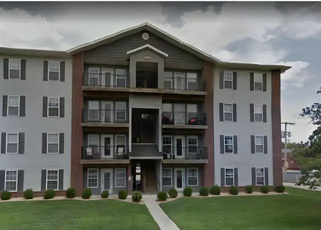 Property at 920 S National Ave Unit 102, Springfield, MO, 65804, 4 beds, 2 baths, [object Object]