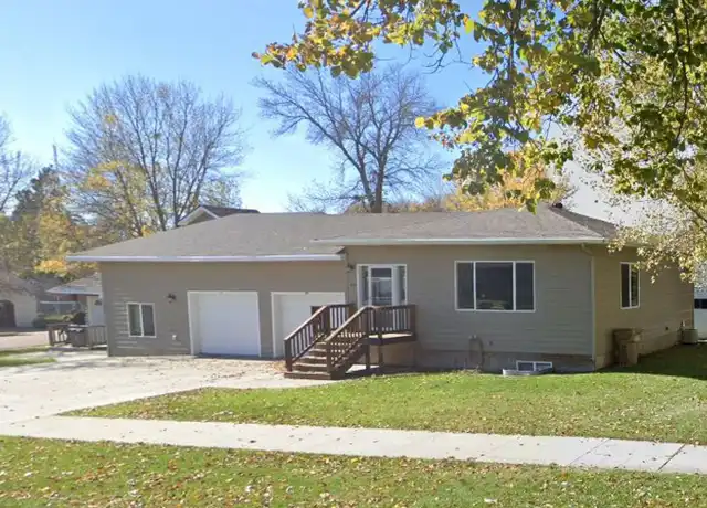 Property at 303 3rd St NE Unit 305, Watertown, SD, 57201, 2 beds, 1 bath, [object Object]