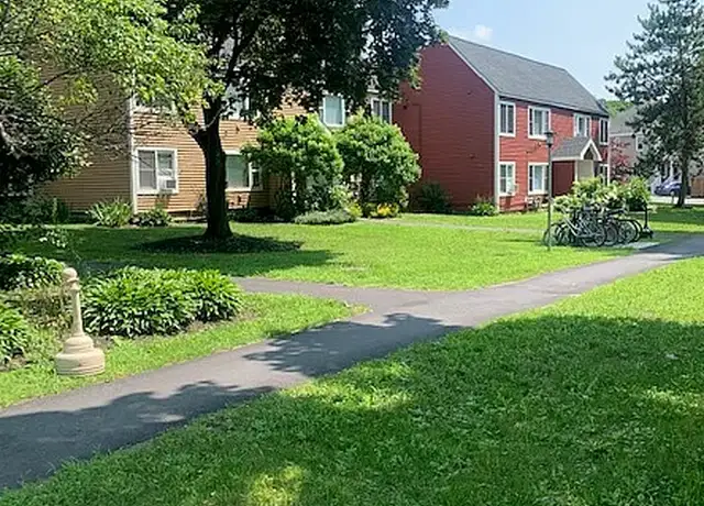 Photo of 1500 Forest Ave, Portland, ME 04103