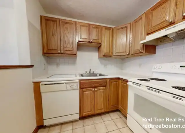 Property at 272 Grove St Unit 3, Auburndale, MA, 02466, 0 beds, 1 bath, [object Object]