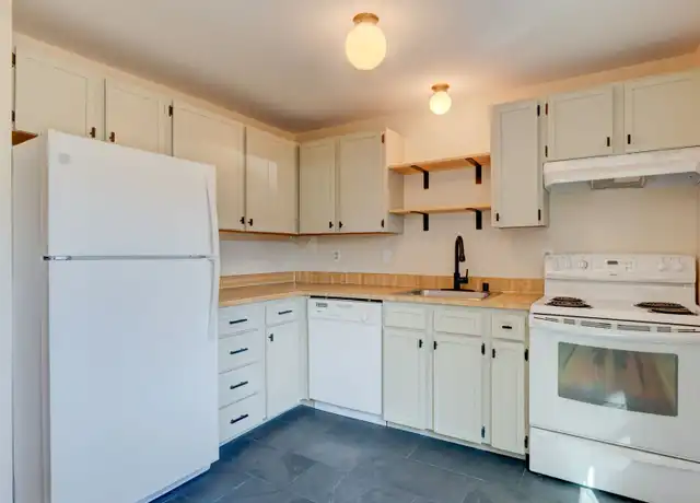 Property at 685 SE Ireland St #1, Oak Harbor, WA, 98277, 2 beds, 1 bath, [object Object]
