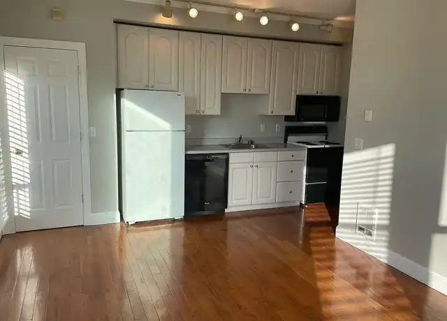 Property at 1504 18th Ave, Seattle, WA, 98122, 1 bed, 1 bath, [object Object]
